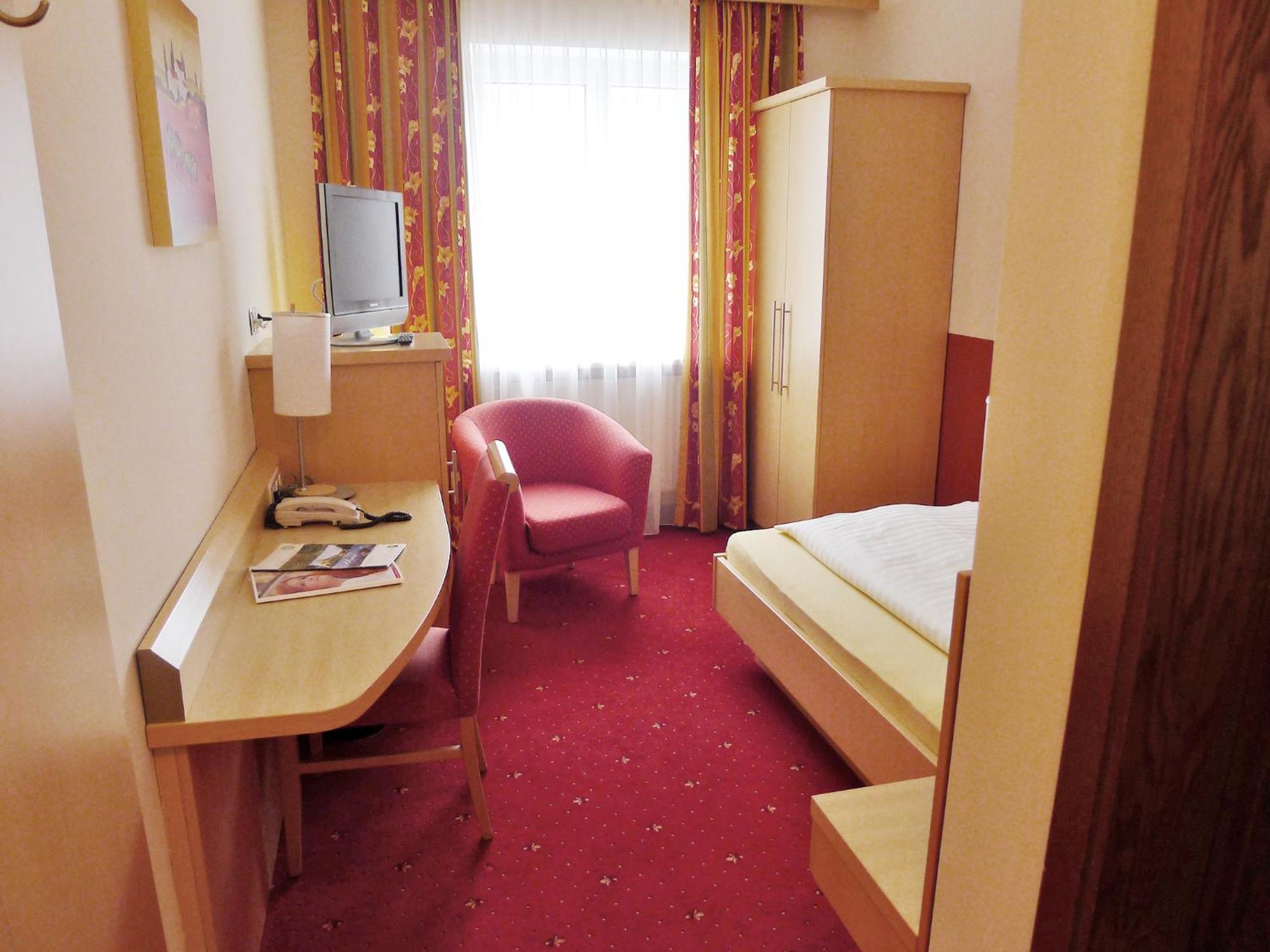 Hotel Restaurant Boeck "Roter Hahn" Sankt Poelten Habitación foto
