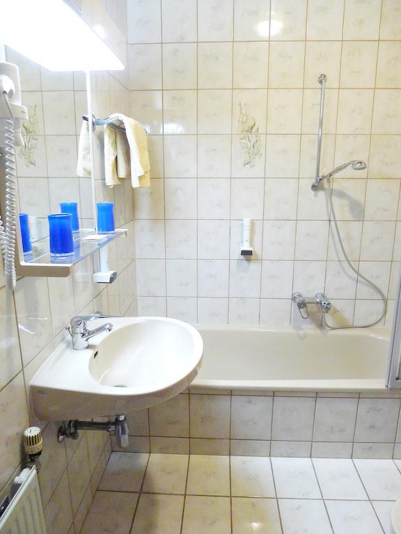 Hotel Restaurant Boeck "Roter Hahn" Sankt Poelten Habitación foto